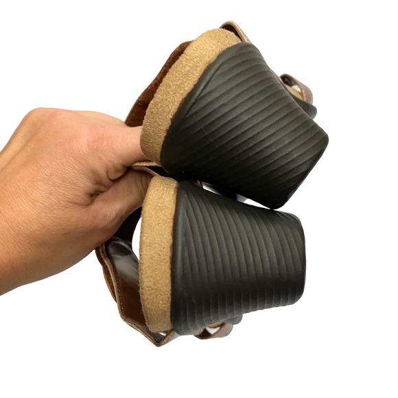 Nicole Brown Slip On Wedge Sandal Heels Velcro Strap Silver Flowers size 8 Wide - Picture 5 of 11